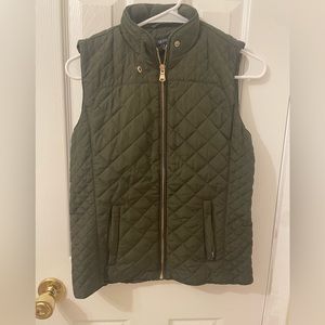 Quinn by Francesca’s olive green quilted vest